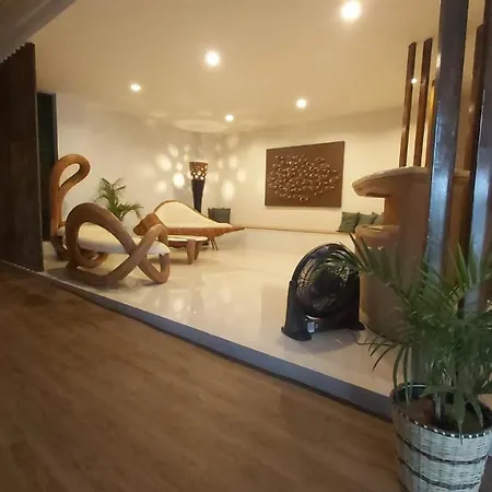 Traveler'S Home