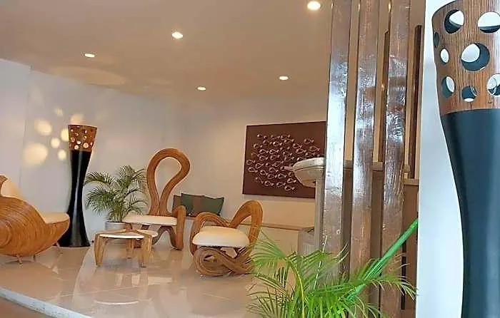 Traveler's Hostel *